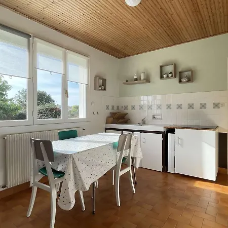 Hébergement de vacances Maison Avec Jardin Clos Près De La - 5 Couchages, 3 étoiles, Ménage Inclus - Fr-1-224b-474